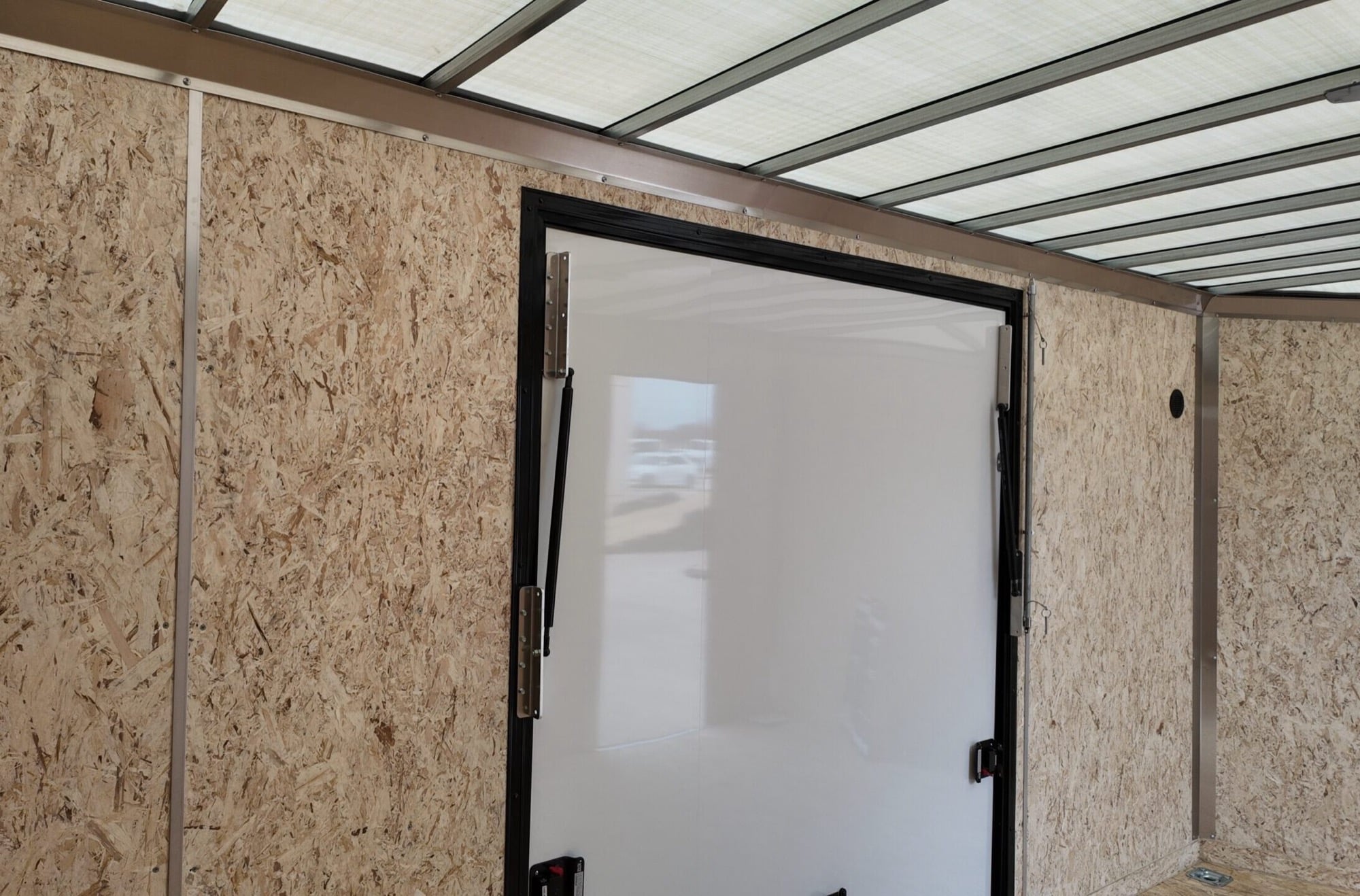 Door frame detail of the BRAWN® LightLID™ translucent roof panel